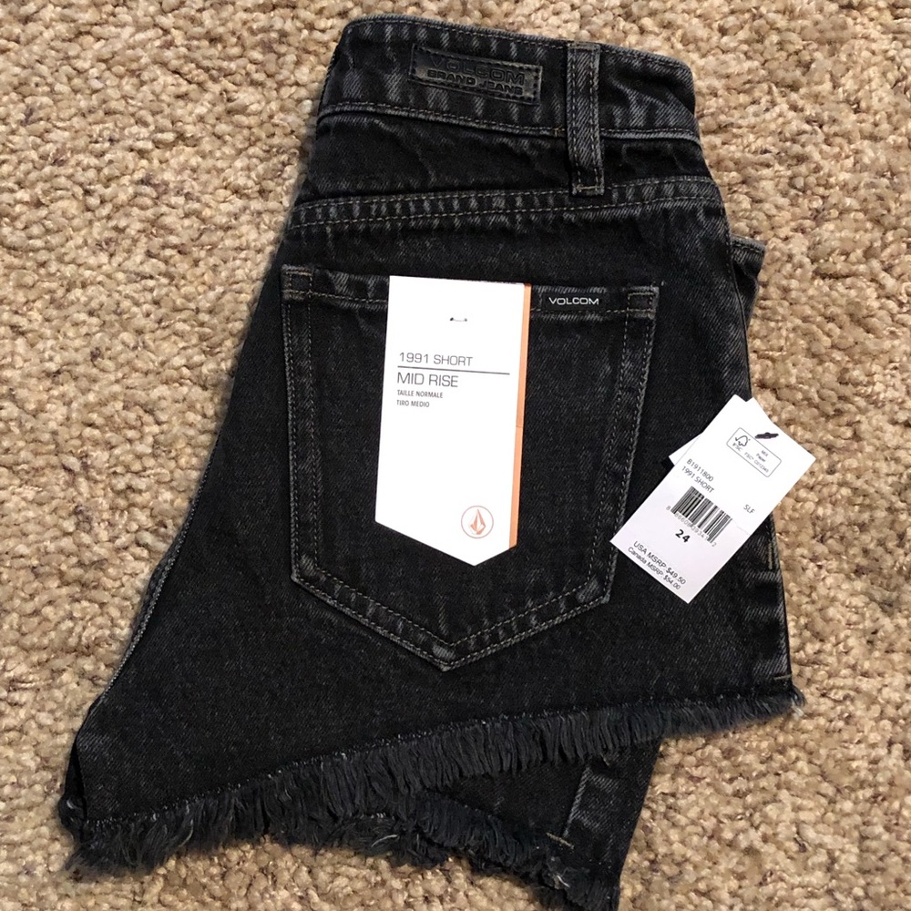NWT VOLCOM 1991 mid-rise denim shorts